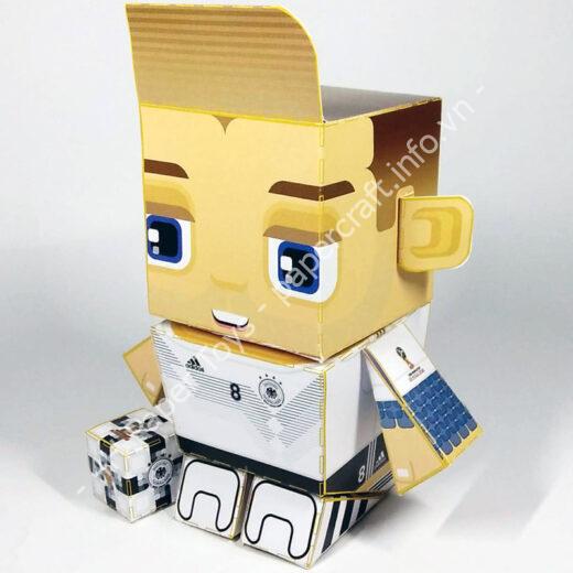 Toni Kroos (Germany) - FIFA World Cup 2018 Box Head Papercraft Toy - đồ chơi giấy thủ công PaperCraft VN
