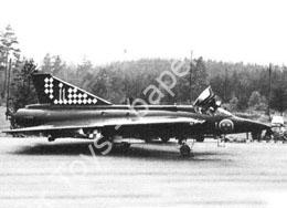 Mô hình giấy Saab Draken – J35F Swedish Air Force, Checkered F10 squadron, 1970ies - đồ chơi giấy thủ công PaperCraft VN