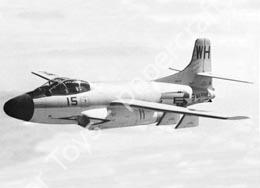 Mô hình giấy Douglas F3D Skyknight – F-3D2M VMF(AW)-542 MCAS El Toro, 1957 (includes Sparrow I missiles) - đồ chơi giấy thủ công PaperCraft VN
